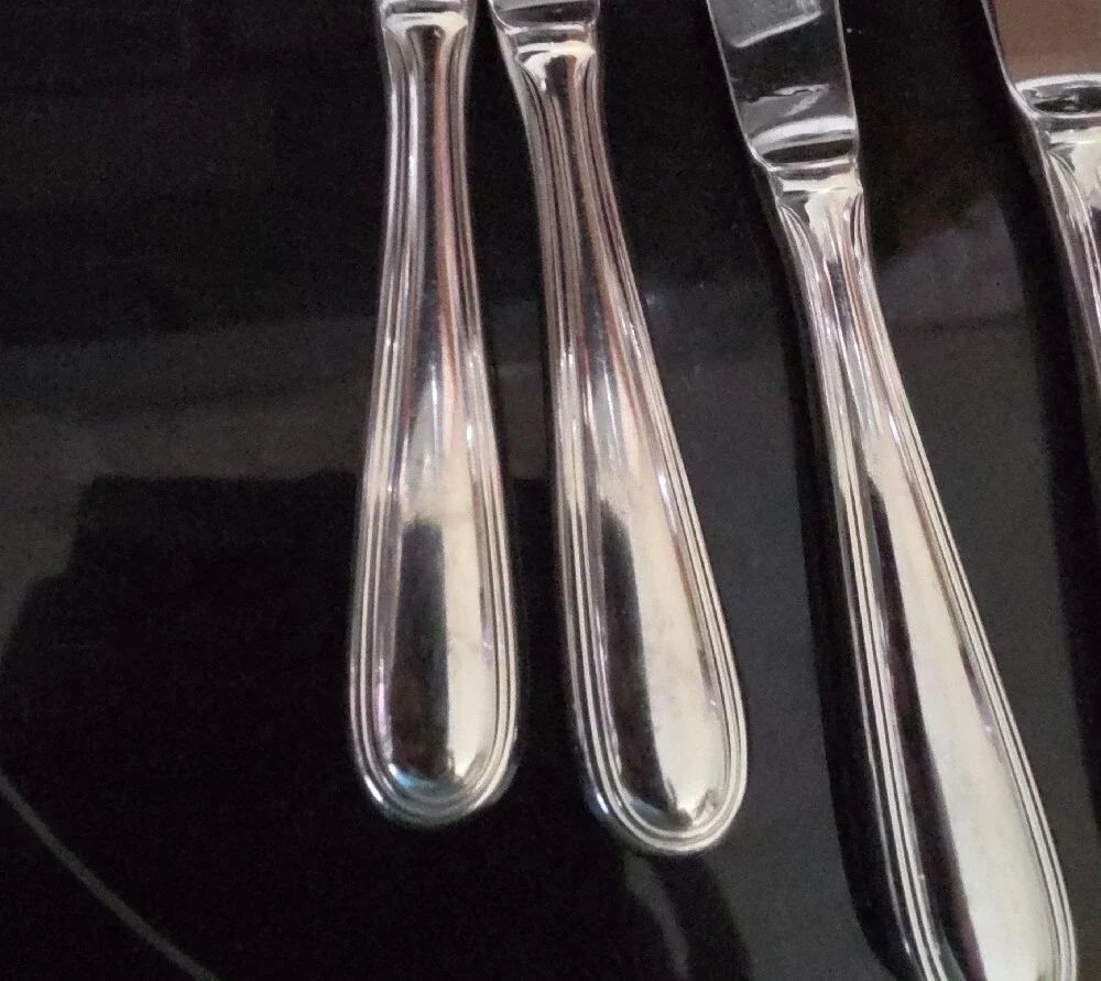 ​Brand / Maker: InternatPolished Silver Stainless Steel Dinner Knives - Set of 6